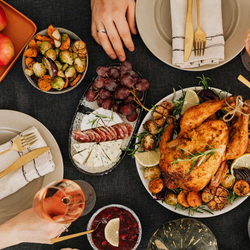 Illustration of Pantry Pilot acting as an AI agent for grocery shopping